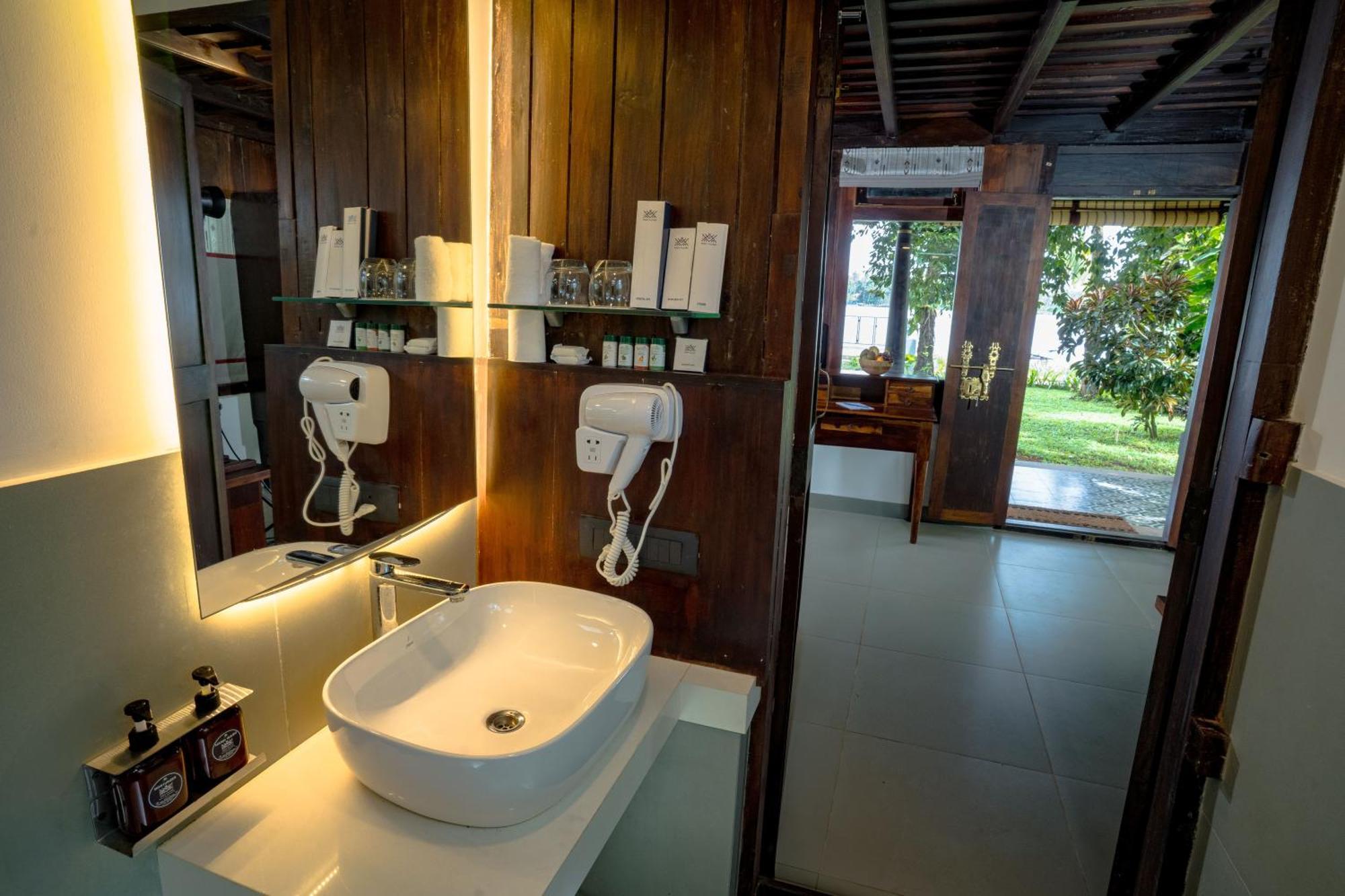 Vedic Village Retreat Kodungallur Kochi Ruang foto